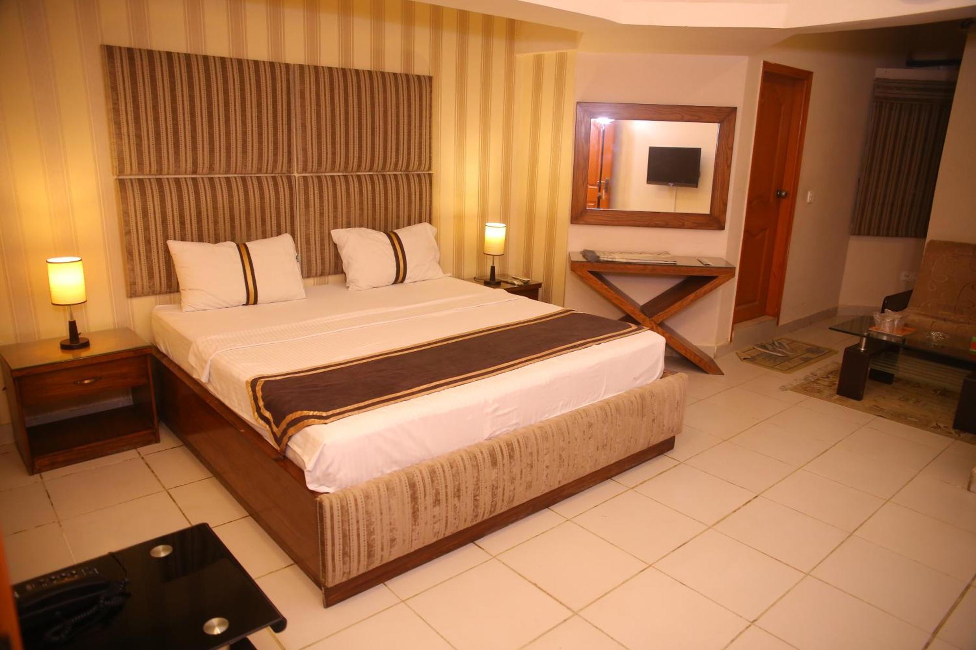Royal Inn Hotel Карачи Екстериор снимка