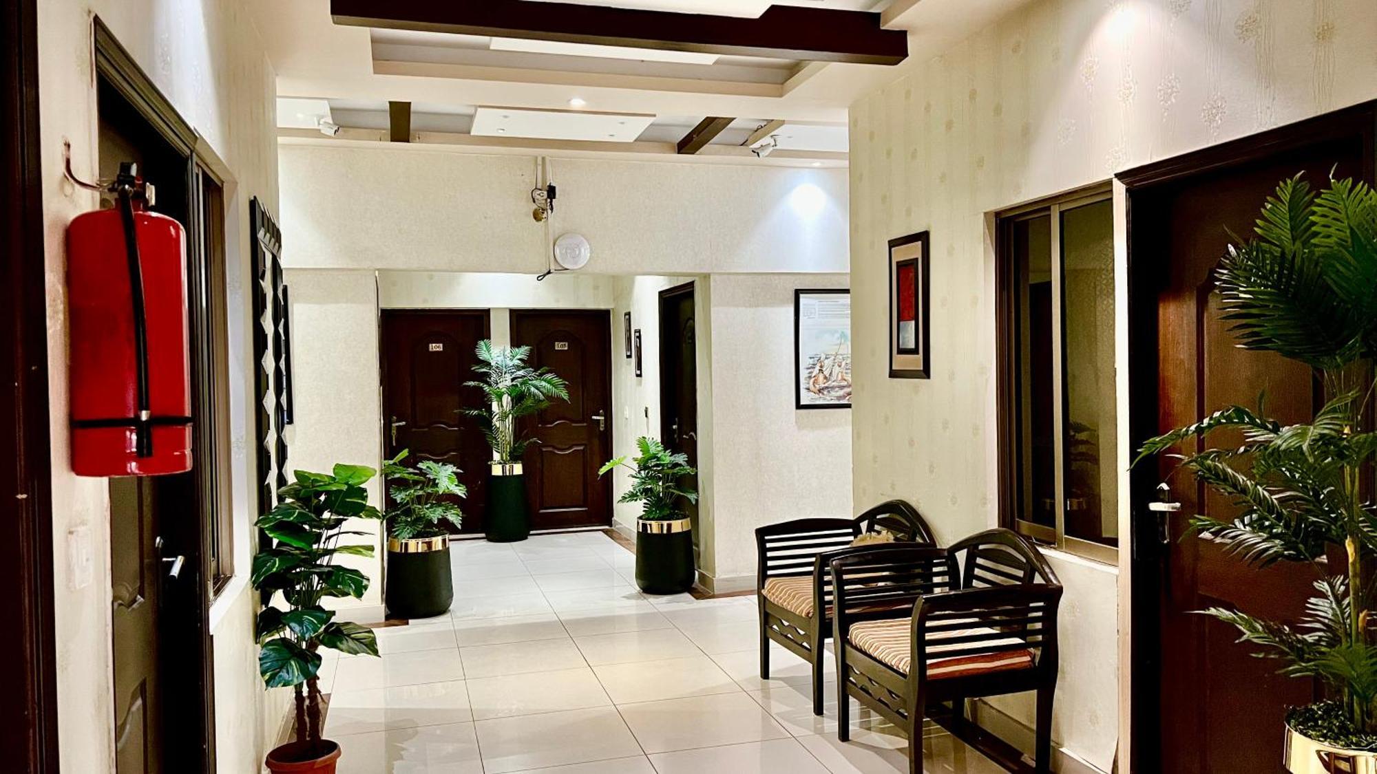 Royal Inn Hotel Карачи Екстериор снимка