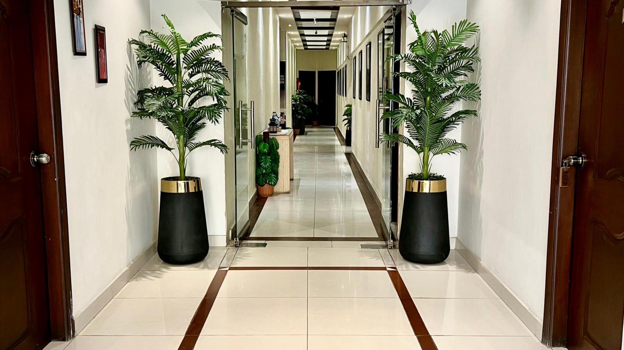 Royal Inn Hotel Карачи Екстериор снимка