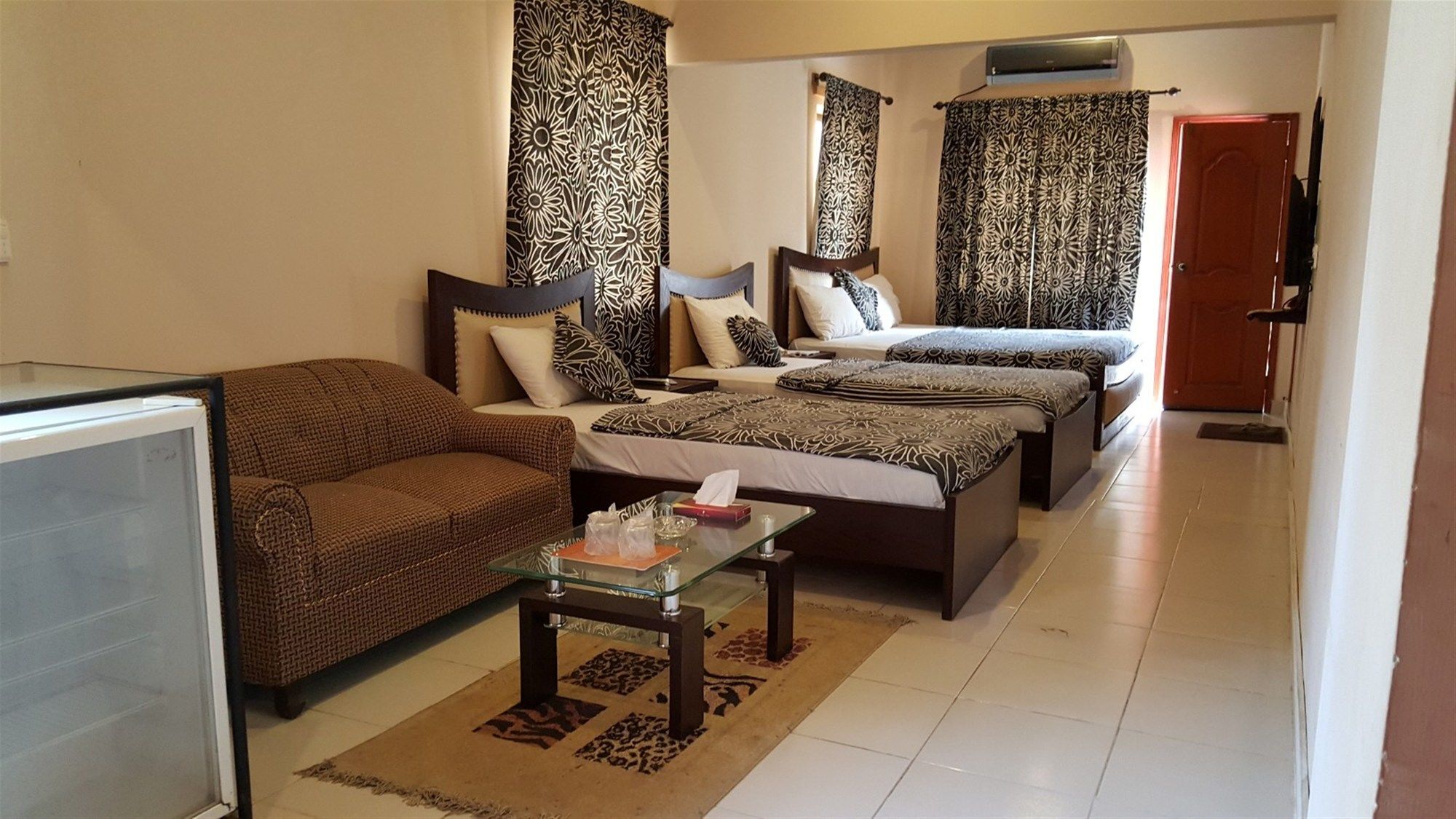 Royal Inn Hotel Карачи Екстериор снимка