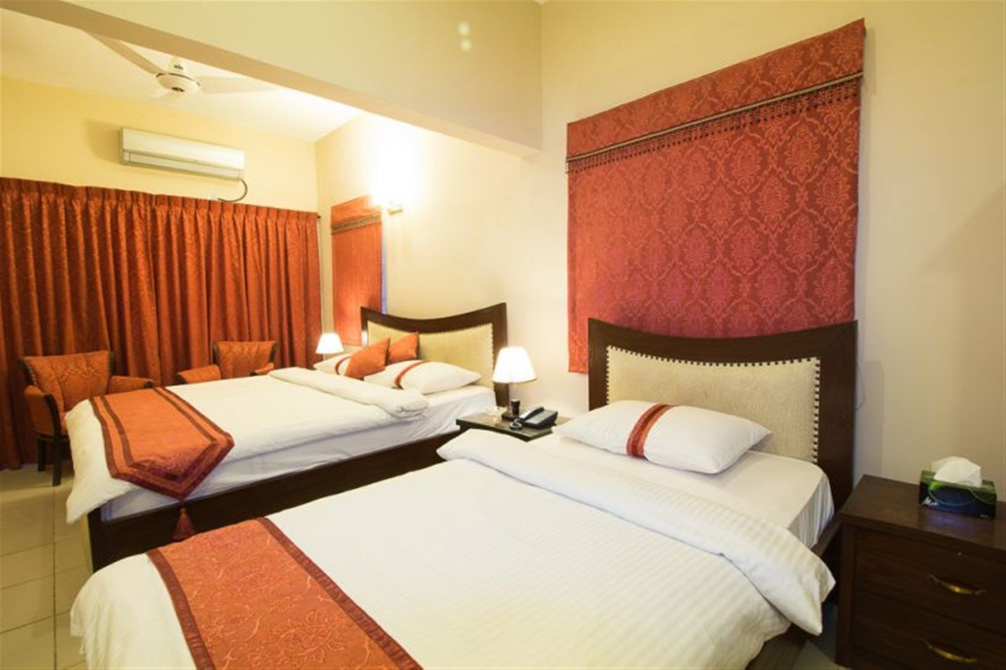 Royal Inn Hotel Карачи Екстериор снимка