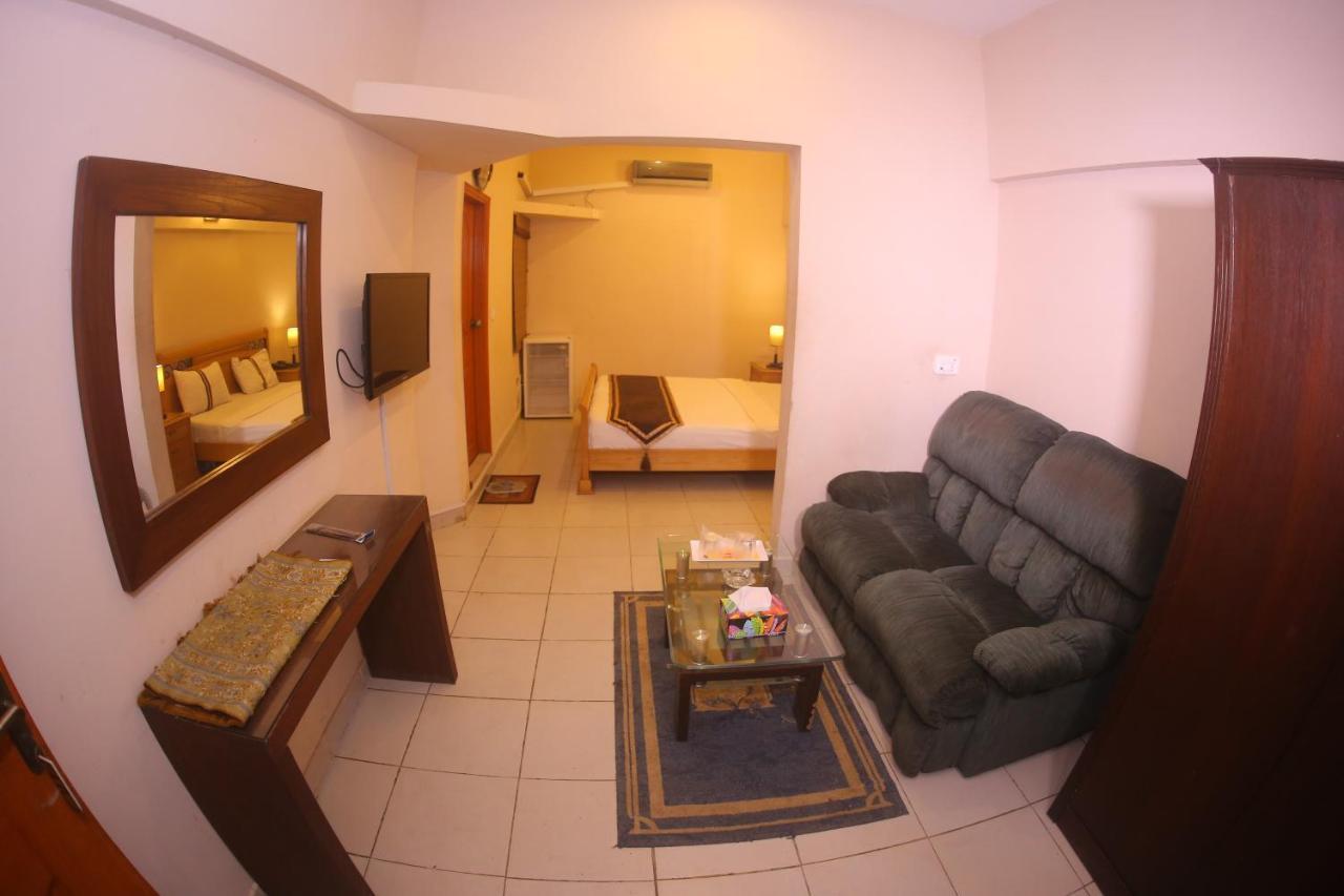 Royal Inn Hotel Карачи Екстериор снимка
