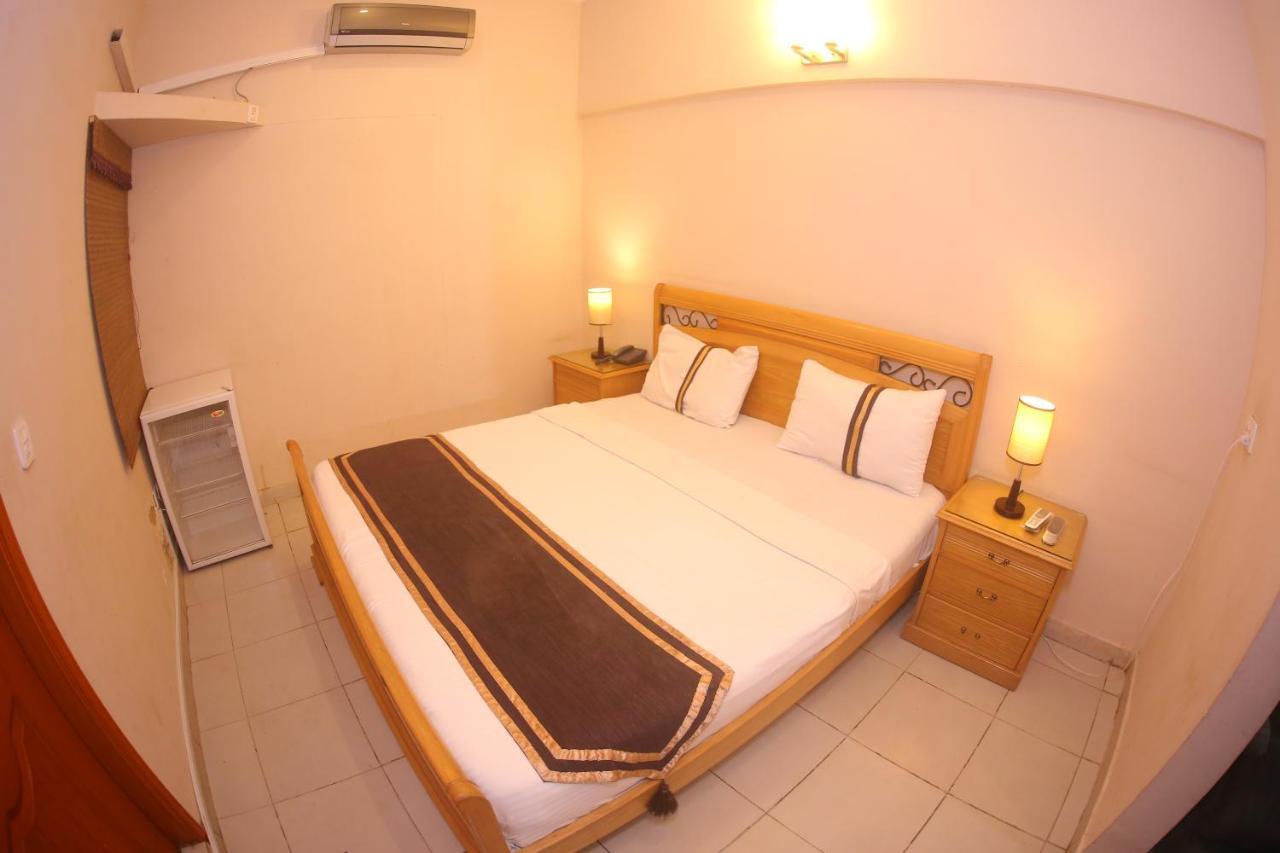 Royal Inn Hotel Карачи Екстериор снимка