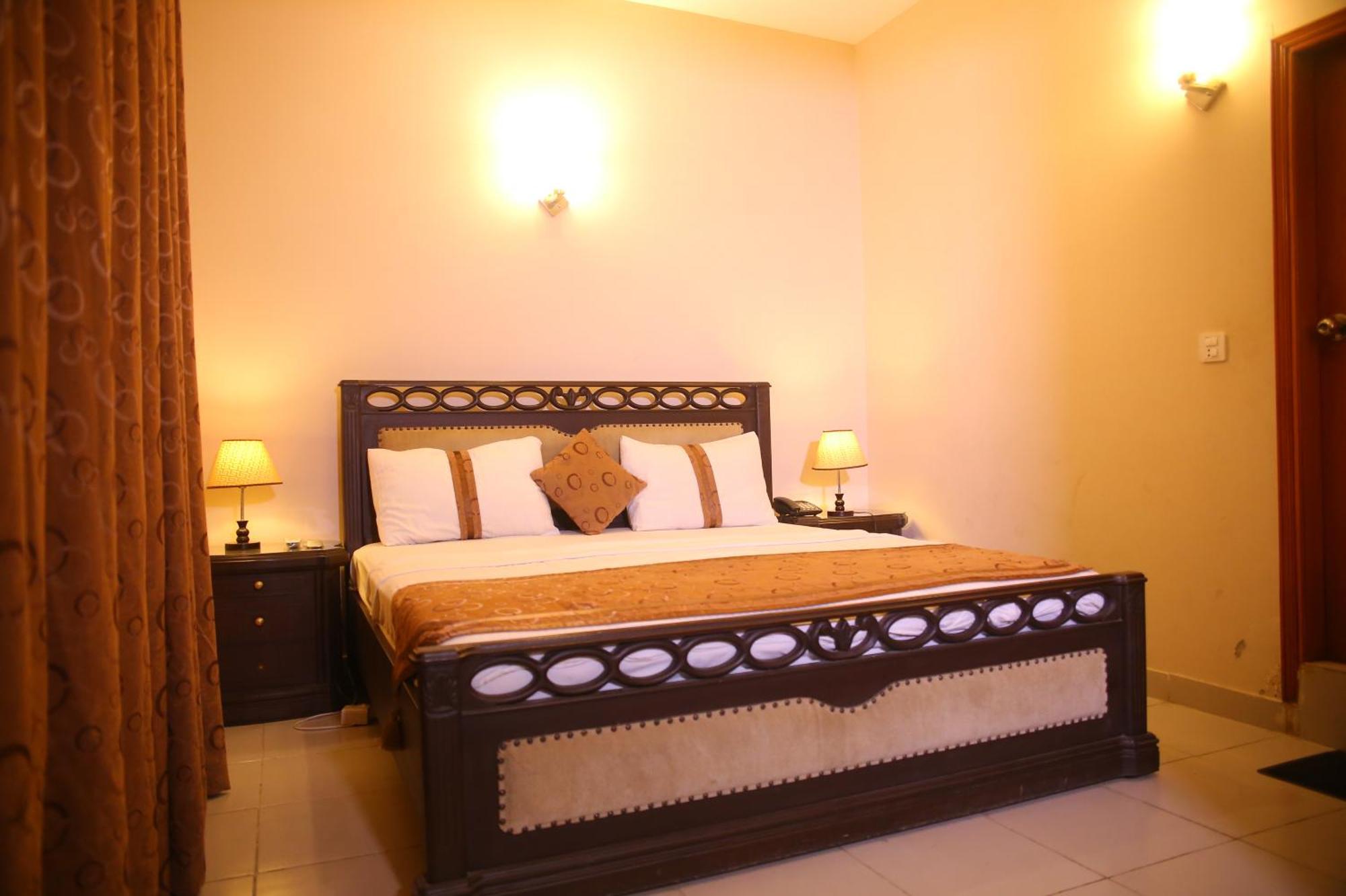 Royal Inn Hotel Карачи Екстериор снимка
